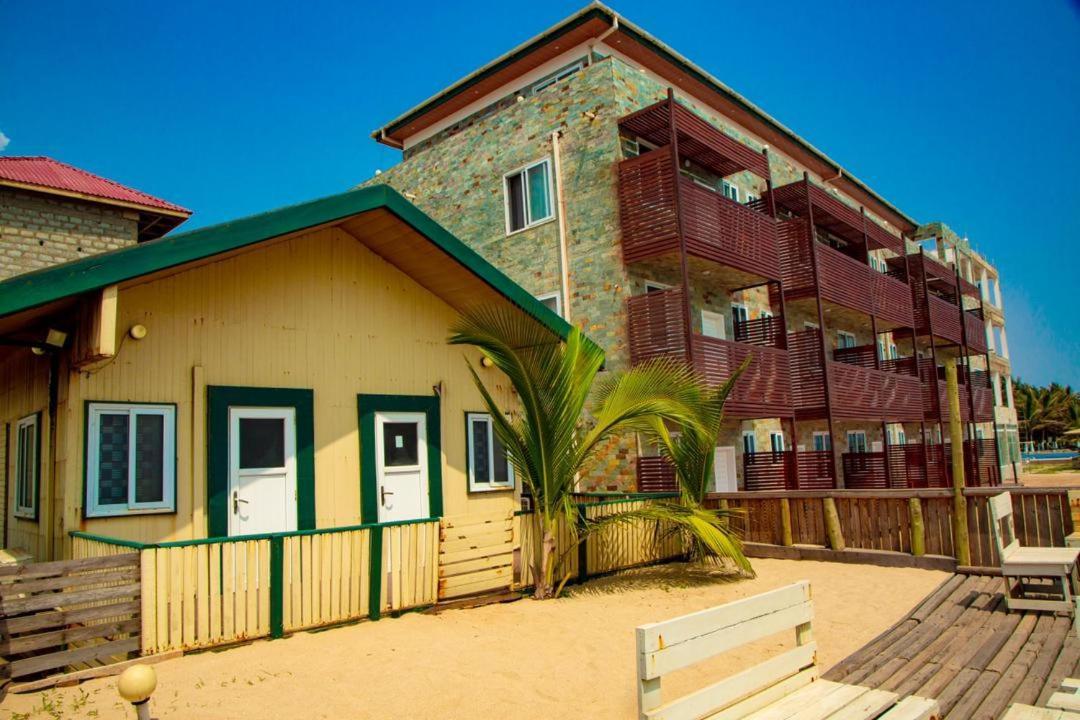 Ocean Green Beach Resort Prampram Exteriér fotografie